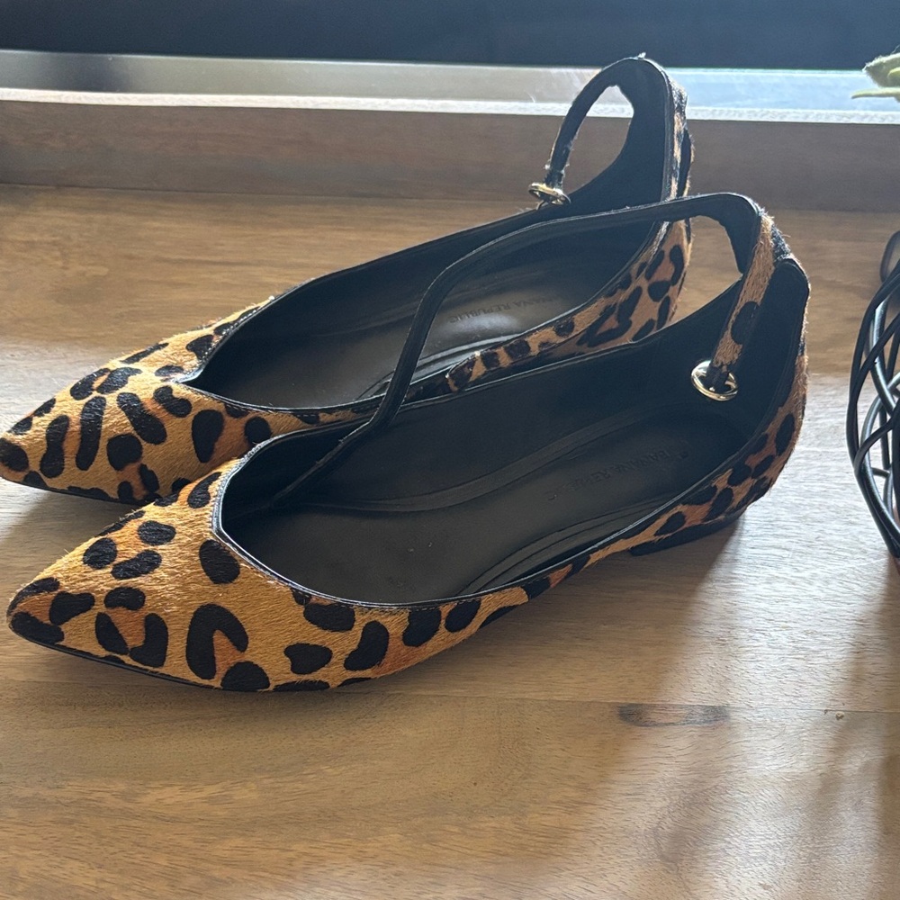 Banana Republic Leopard Print Women's Flats 7.5